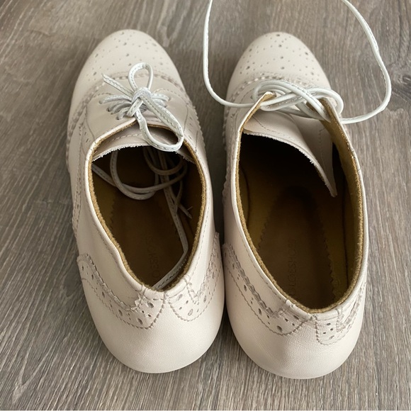 ♡ NWOT Ivory Lace Up Oxford Women Shoes ♡ - Picture 6 of 9